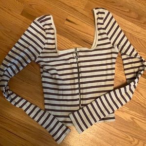Hollister zip top